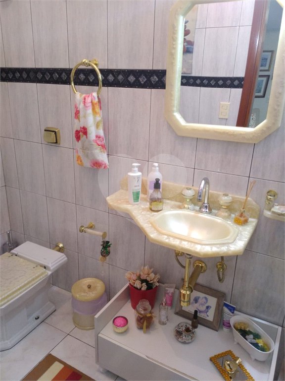 Casa à venda com 4 quartos, sendo 3 suítes, no condomínio Da Serra, São Paulo - SP