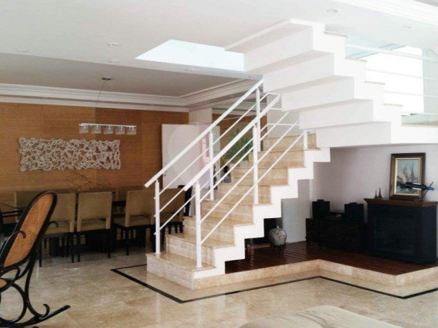 Casa à venda com 4 suítes em Granja Julieta, São Paulo, SP