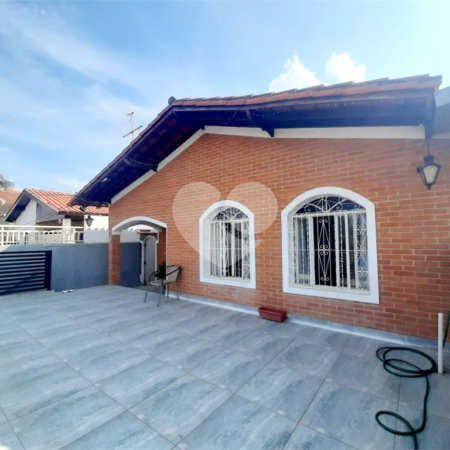 Casa Térrea à venda com 3 quartos, sendo 1 suíte, no Centro, Vinhedo, SP
