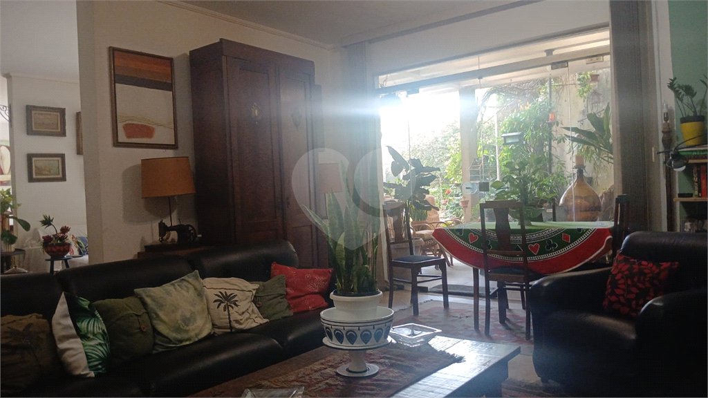Sobrado à venda com 4 quartos, sendo 2 suítes, em Interlagos, São Paulo, SP