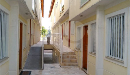 Casa à venda com 2 suítes no condomínio Residencial Pedro, São Paulo - SP