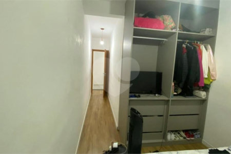 Casa à venda com 3 quartos, sendo 1 suíte, no condomínio Garden Village, São Paulo - SP