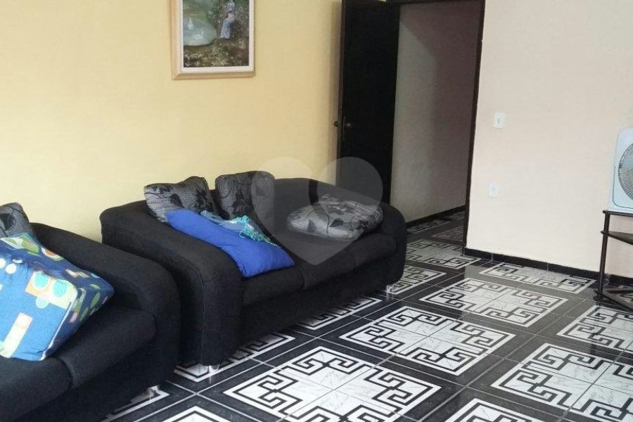 Sobrado à venda com 3 quartos em Parque Peruche, São Paulo, SP
