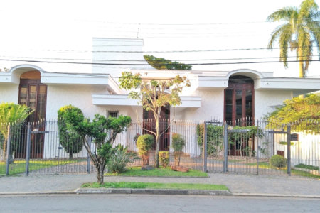 Casa à venda com 4 quartos, sendo 1 suíte,  em Jardim Guedala, São Paulo, SP