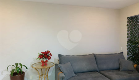 Apartamento à venda com 3 quartos, sendo 1 suíte, em Jardim Flor da Montanha, Guarulhos, SP