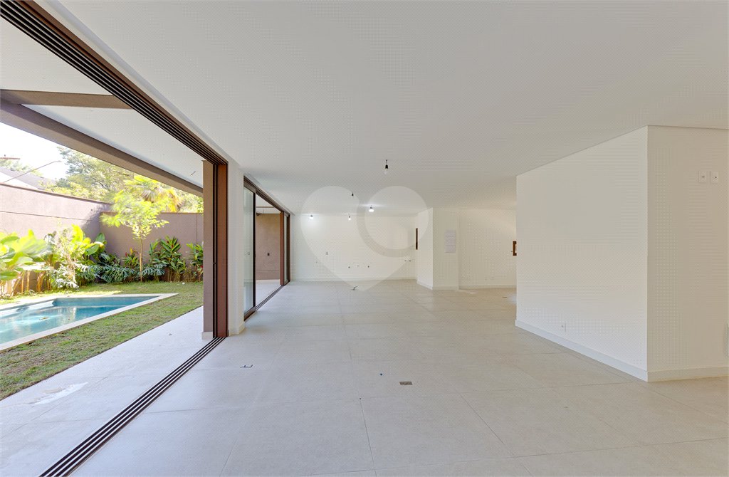 Casa à venda com 4 suítes no condomínio Casa Flora Badra, São Paulo - SP