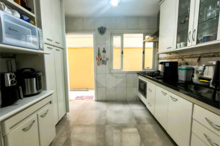 Casa à venda com 3 quartos, sendo 1 suíte, no condomínio Vila Panamericana, São Paulo - SP