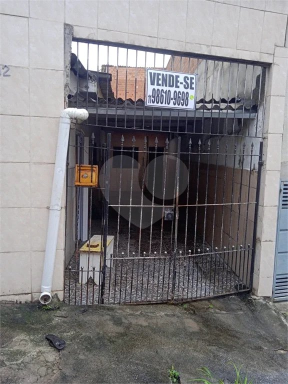 Casa com 180m², 3 quartos, 2 garagens, à venda em Guaianazes