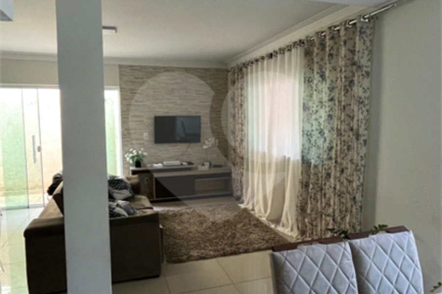 Casa à venda com 3 quartos, sendo 1 suíte,  em Jardim Silvestre IV, Amparo, SP
