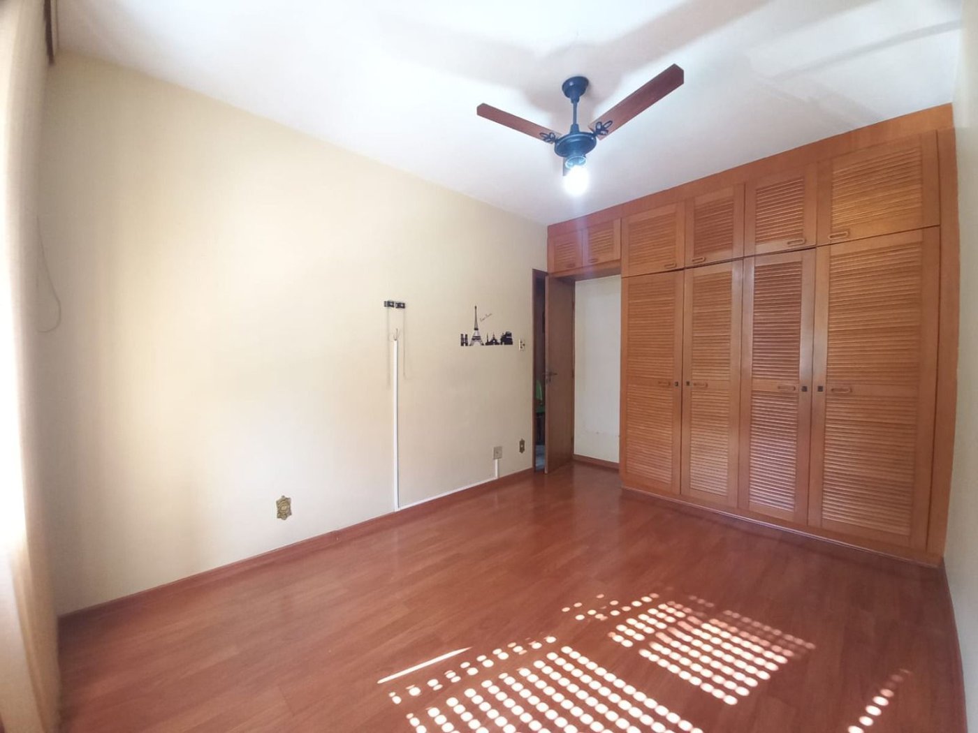Belíssimo Apartamento de Frente, 3 Quartos, com Garagem Fechada, à Venda no Marapé – Santos/SP
