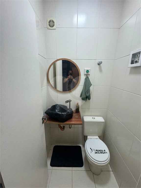 Casa à venda com 3 quartos, sendo 1 suíte, no condomínio Vilage Palmas, São Paulo - SP