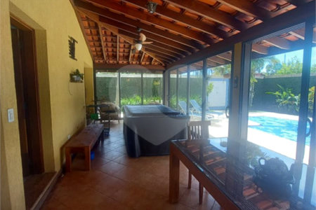 Casa à venda com 5 quartos, sendo 2 suítes, no condomínio Vinhas da Vista Alegre - Lado Sede, Vinhedo - SP