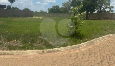 Terreno à venda no condomínio Village do Lago, Três Lagoas - MS