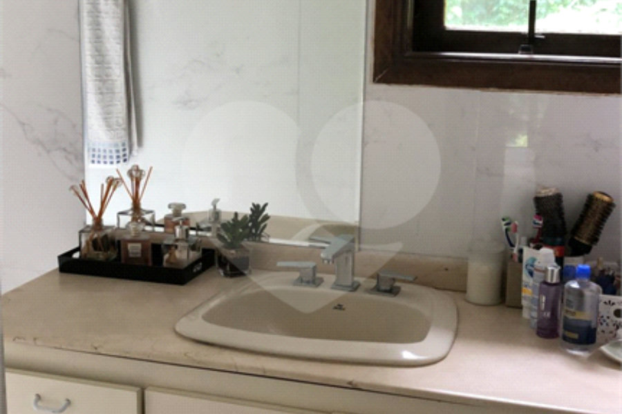 Casa à venda com 3 quartos, sendo 1 suíte,  no condomínio Alpes da Cantareira, Mairiporã - SP