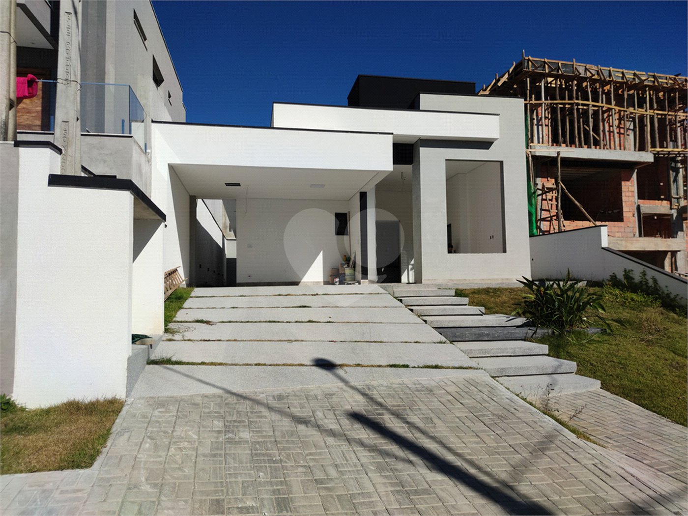 Casa à venda com 3 suítes no condomínio Aruã Brisas, Mogi das Cruzes - SP