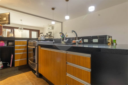 Casa à venda com 3 quartos, sendo 1 suíte, em Jardim Paulistano, São Paulo, SP