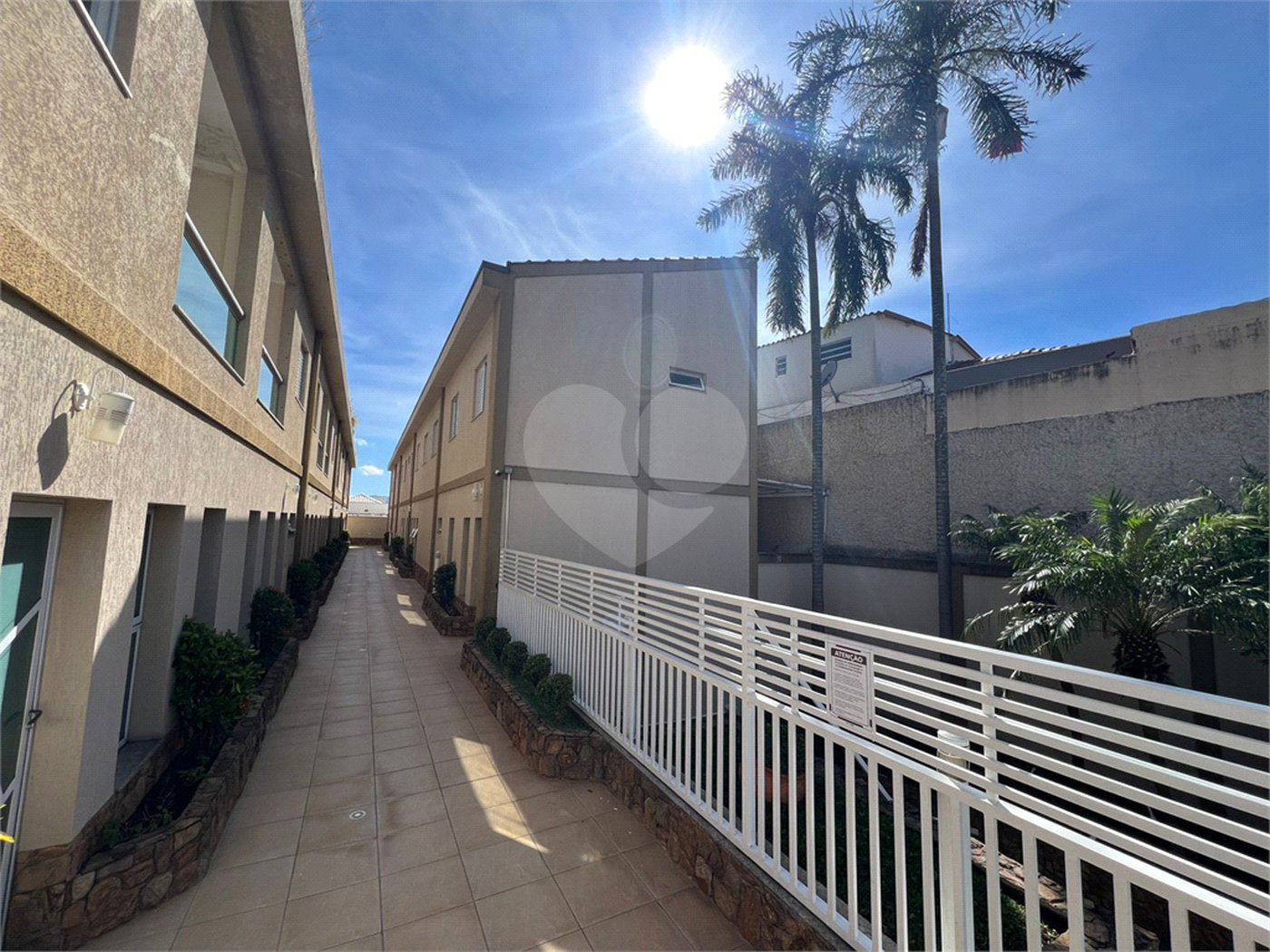Casa à venda com 3 quartos, sendo 2 suítes,  no condomínio Mirante do Vale, São Paulo - SP