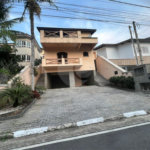 Sobrado à venda ou para alugar com 3 quartos, sendo 2 suítes,  em Arujázinho Iv, Arujá, SP