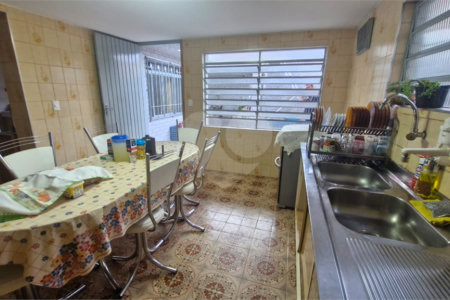 Sobrado à venda com 3 quartos, sendo 1 suíte, em Vila Santana, São Paulo, SP