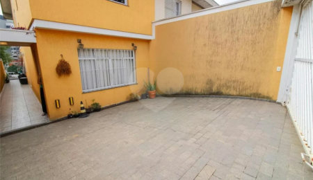 Sobrado à venda com 4 quartos, sendo 2 suítes,  em Vila Anglo Brasileira, São Paulo, SP