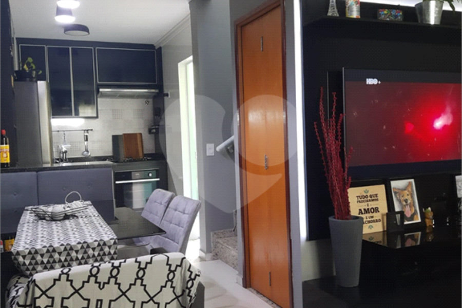 Casa à venda com 2 suítes no condomínio Residencial Poncet, São Paulo - SP