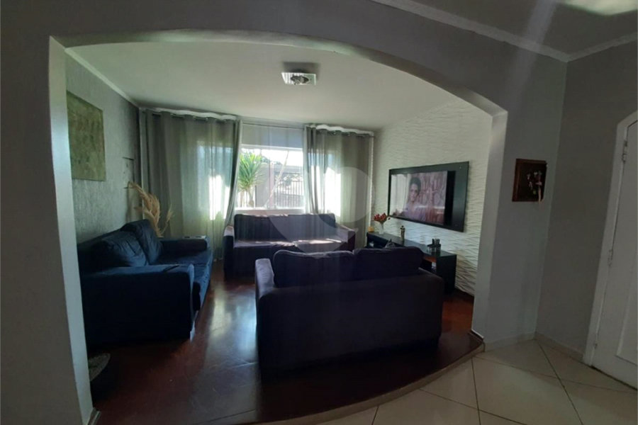 Sobrado à venda com 4 quartos, sendo 2 suítes, em Tremembé, São Paulo, SP
