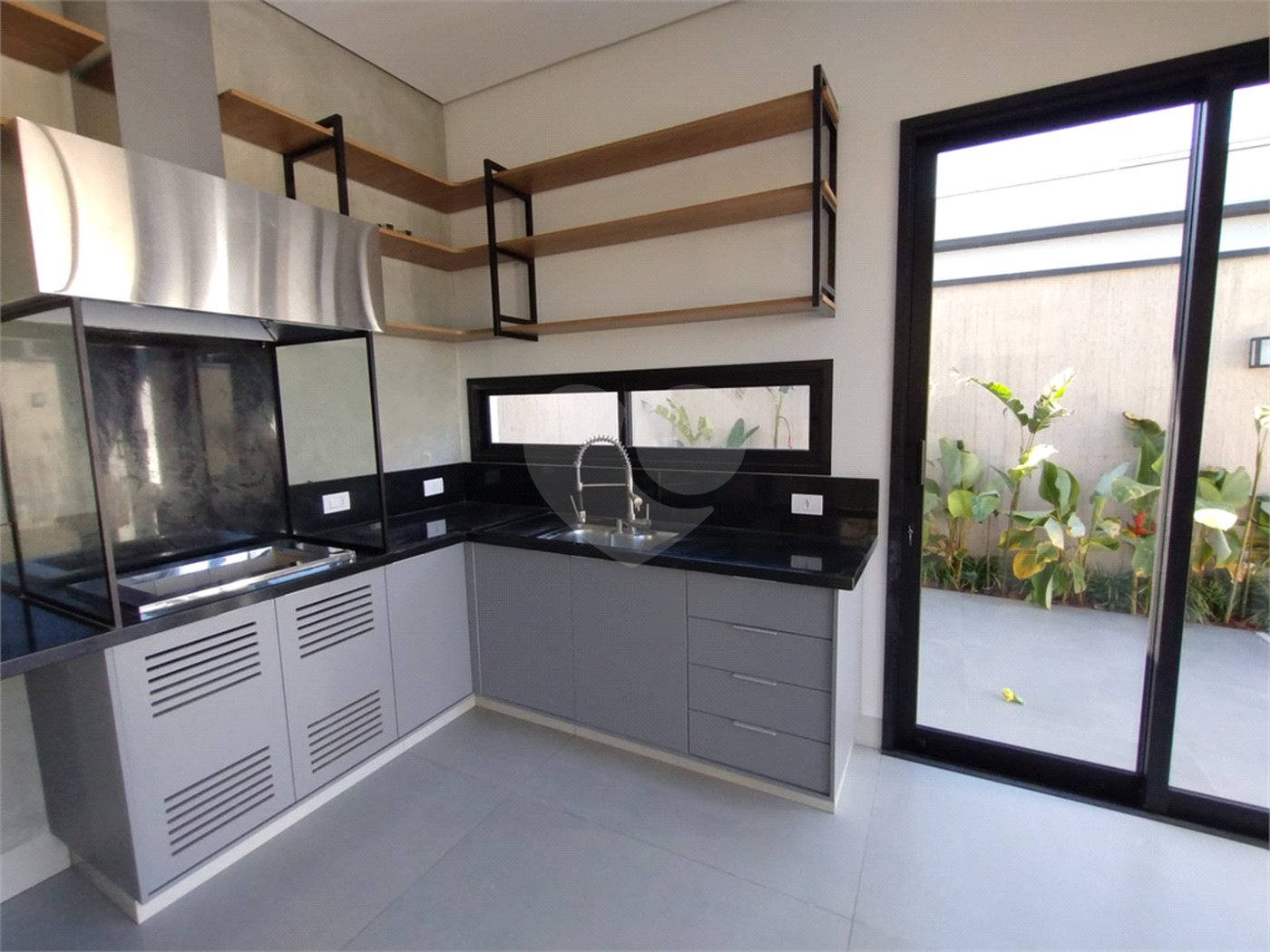 Casa à venda com 3 suítes no condomínio Residencial Golden Ville, Itapetininga - SP