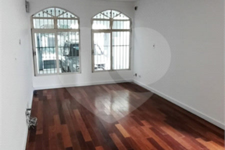 Sobrado à venda com 3 quartos, sendo 1 suíte, em Vila Firmiano Pinto, São Paulo, SP