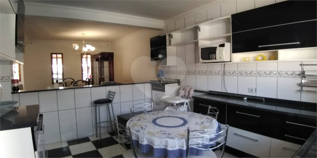 Casa à venda com 4 quartos, sendo 2 suítes, em Barreiro, Mairiporã, SP