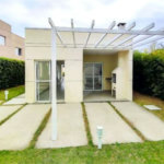 Casa à venda com 3 quartos, sendo 1 suíte, no condomínio Villaggio Viana, Cotia - SP