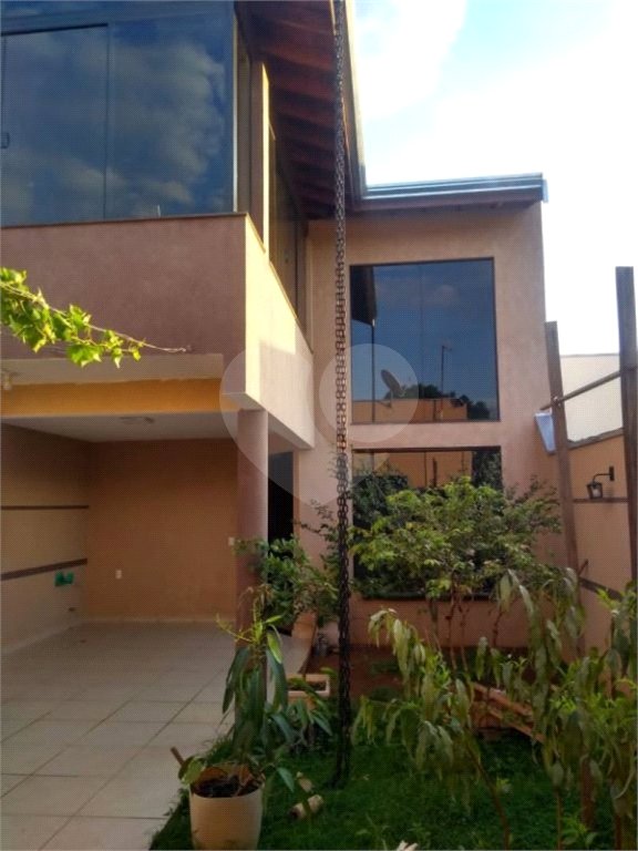 Casa à venda com 3 quartos, sendo 1 suíte, em Jardim Panorama, Salto, SP