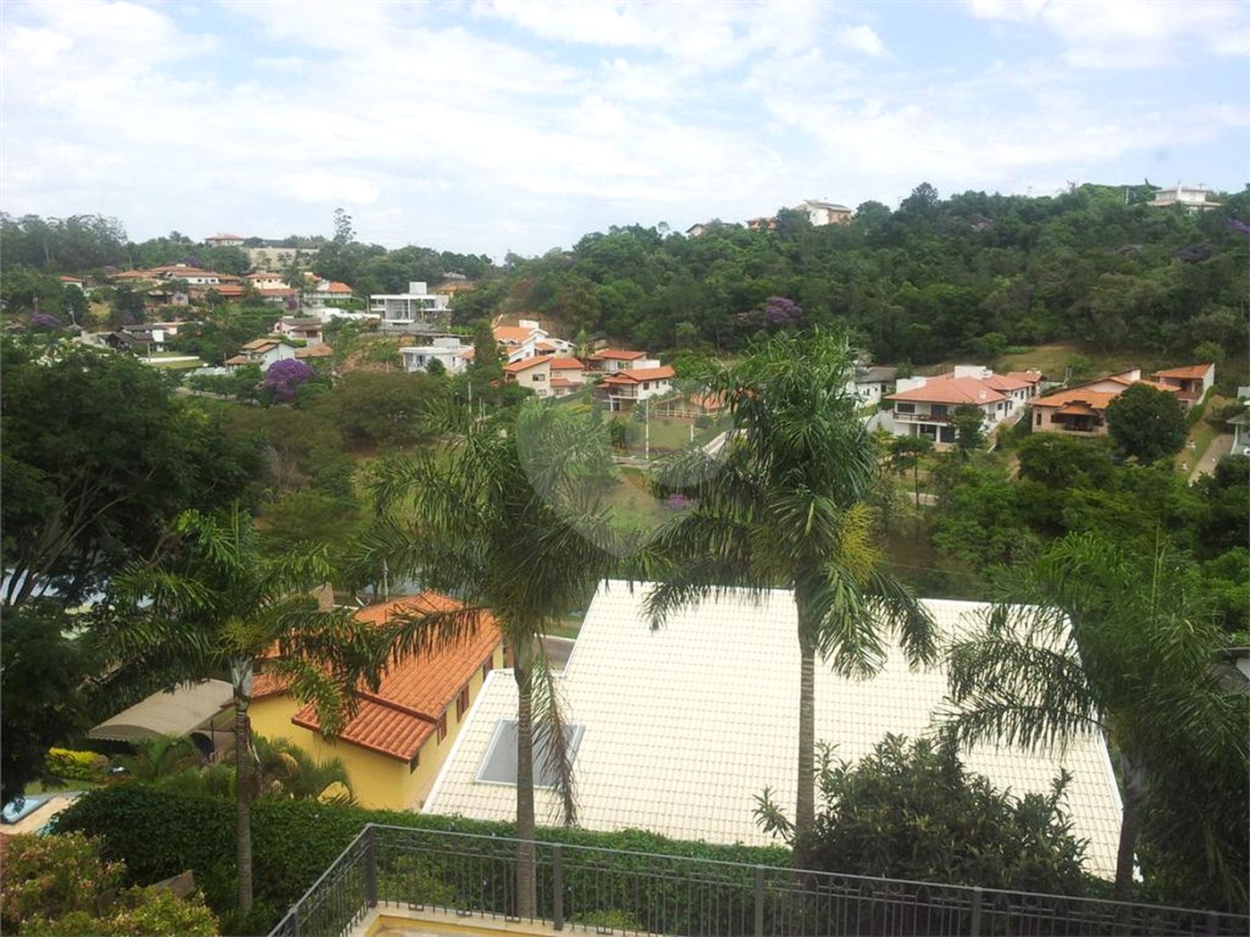 Casa à venda com 3 quartos, sendo 1 suíte, no condomínio Vinhas da Vista Alegre - Lado Café, Vinhedo - SP
