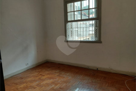 Sobrado à venda com 2 quartos em Vila Ipojuca, São Paulo, SP