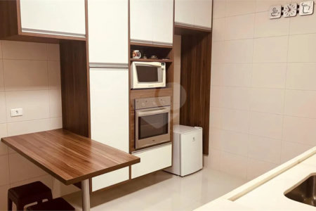 Casa à venda com 3 suítes em CUPECÊ, São Paulo, SP
