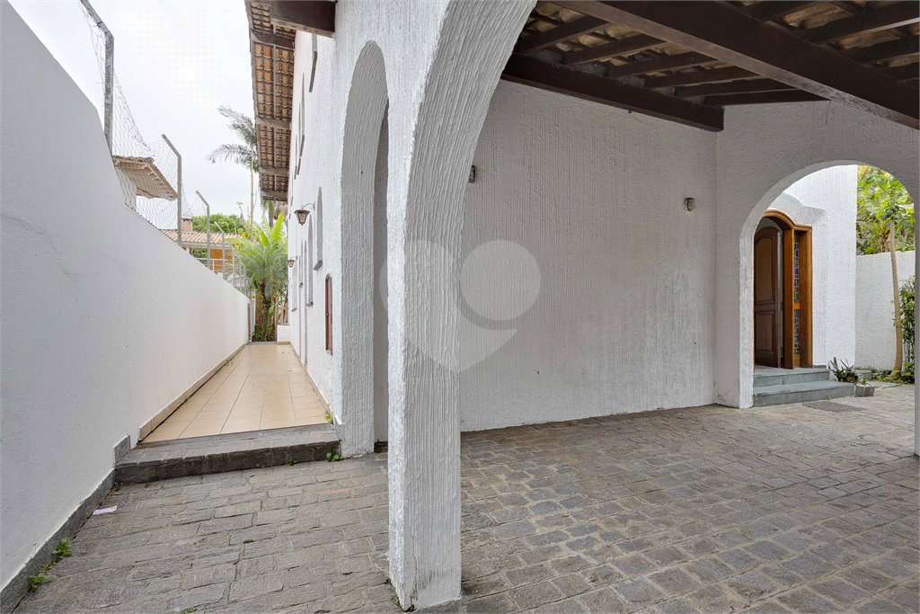 Sobrado à venda com 4 quartos, sendo 2 suítes, em Granja Julieta, São Paulo, SP