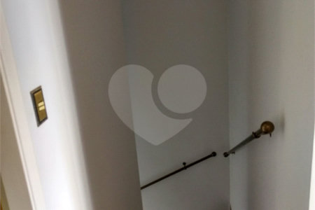 Casa à venda com 3 quartos, sendo 1 suíte, no condomínio Villaggio Dei Fiori, Louveira - SP