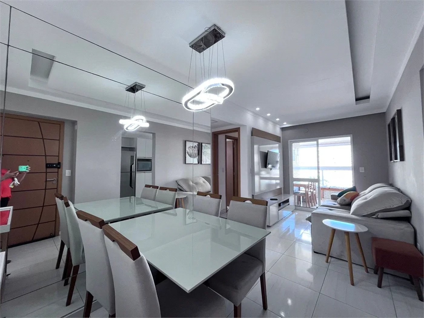 Apartamento à venda com 2 quartos, sendo 1 suíte, em Guilhermina, Praia Grande, SP