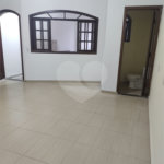 Casa à venda com 2 suítes no condomínio Residencial Rubi, Mogi das Cruzes - SP