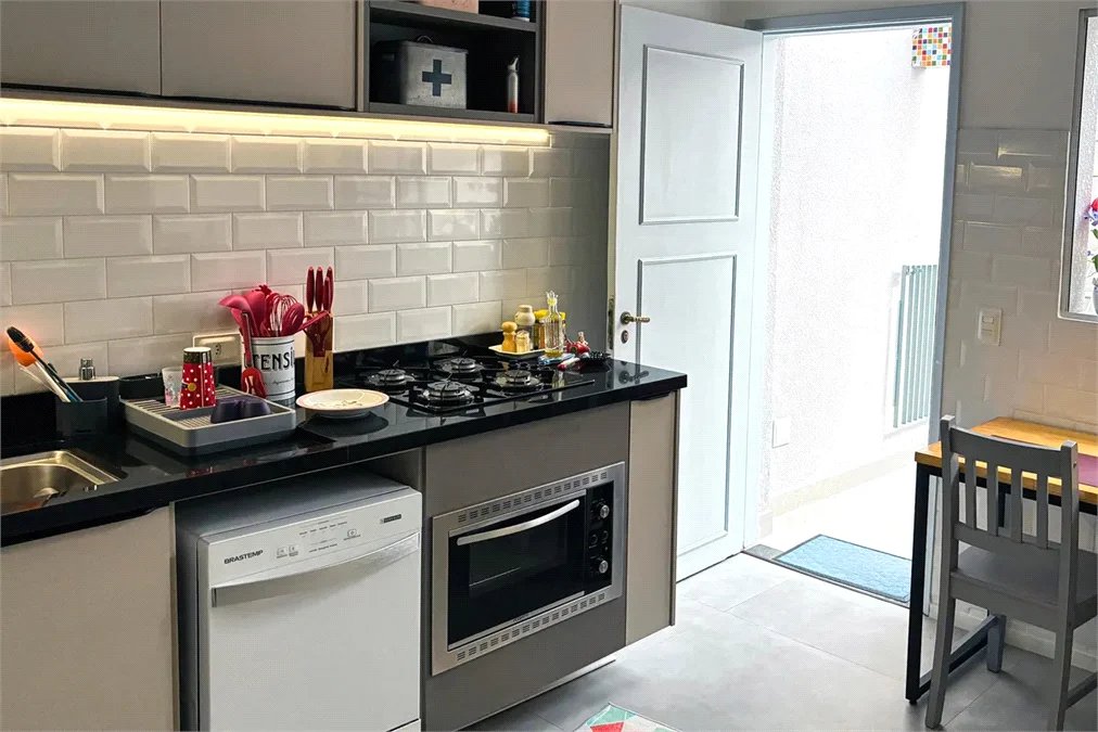Casa à venda com 2 quartos, sendo 2 suítes, em Morumbi, São Paulo - SP