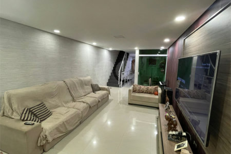 Casa à venda com 3 suítes em Vila Assunção, Santo André, SP