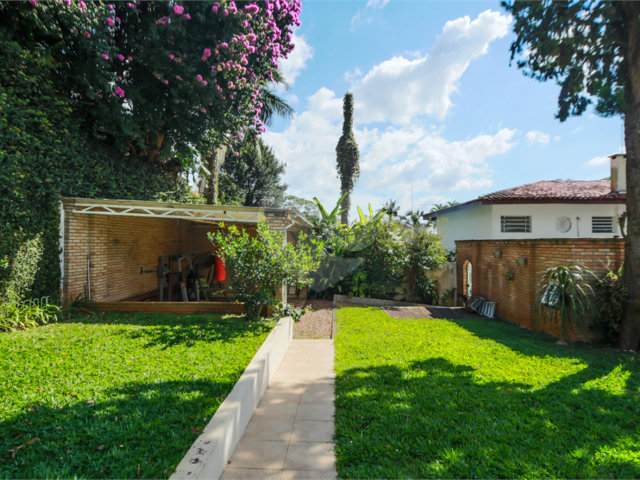 Casa à venda com 4 quartos, sendo 1 suíte,  em Interlagos, São Paulo, SP