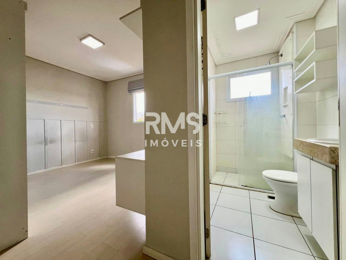 Apartamento à venda com 3 quartos, sendo 1 suíte, no condomínio Residencial Ilhas Mediterrâneo, Itu - SP