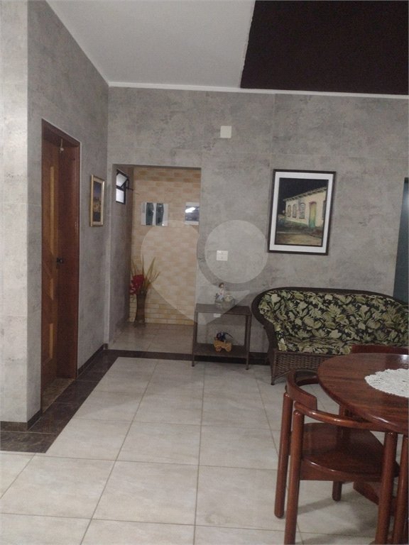 Casa à venda com 3 quartos, sendo 1 suíte, no condomínio Acmti - Colinas do Mosteiro, Terras de Itaici e Recanto dos Pássaros, Indaiatuba - SP