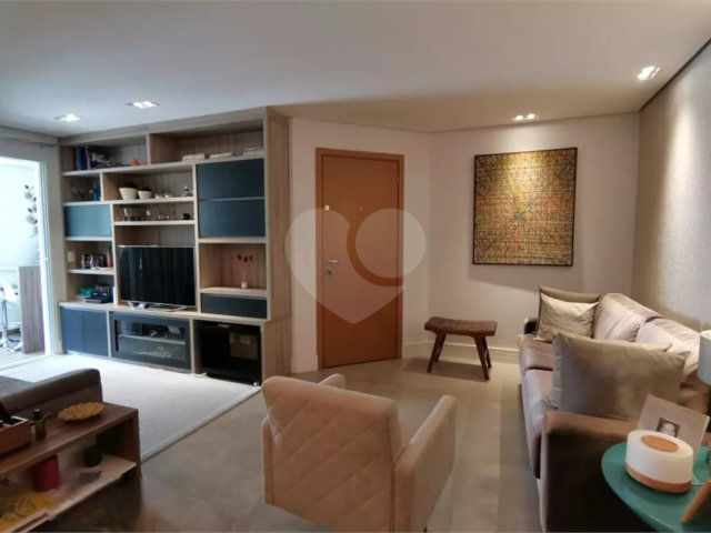 Apartamento à venda com 3 quartos, sendo 1 suíte,  em Morumbi, São Paulo, SP