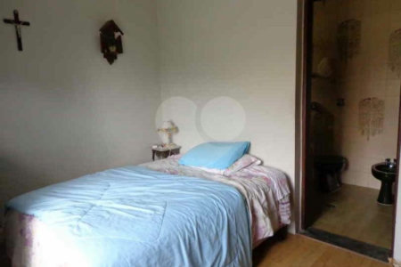 Casa à venda com 3 quartos, sendo 1 suíte,  em Jardim Londrina, São Paulo, SP