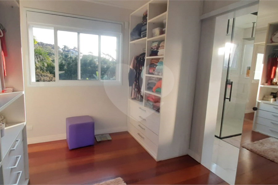 Casa à venda com 4 suítes no condomínio Suíça da Cantareira, Mairiporã - SP