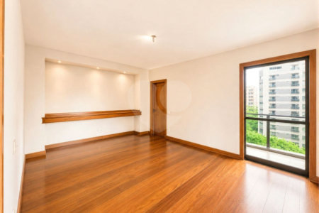 Apartamento à venda com 3 suítes em Moema, São Paulo, SP