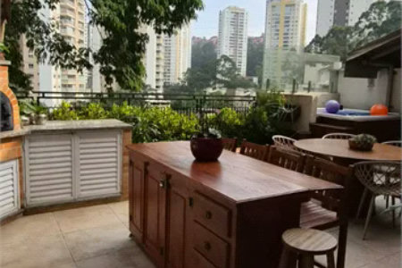 Casa à venda com 3 quartos, sendo 1 suíte,  no condomínio Townhouse Village Morumbi, São Paulo - SP