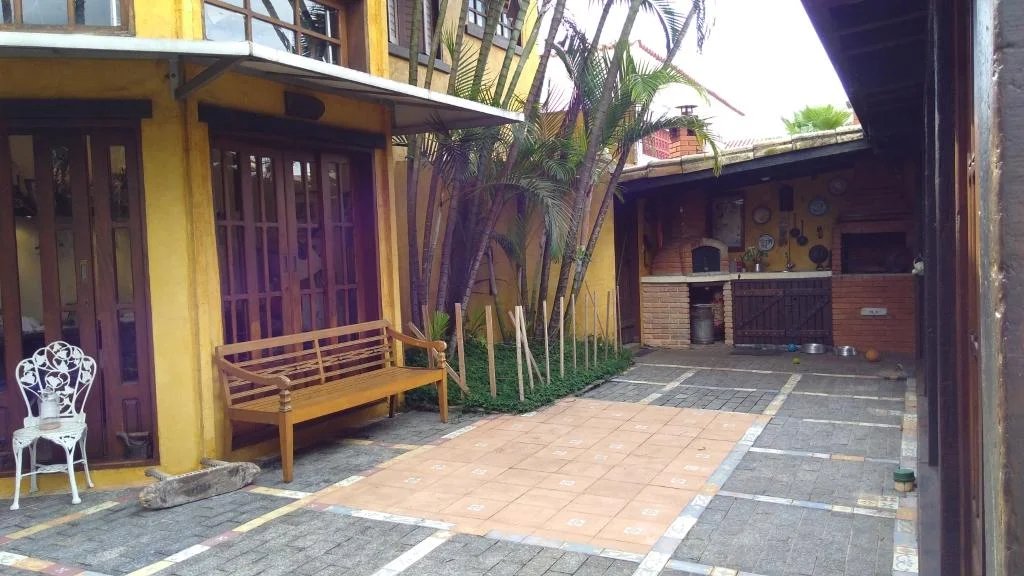 Casa à venda ou para alugar com 4 quartos, sendo 3 suítes, em Lapa, São Paulo, SP