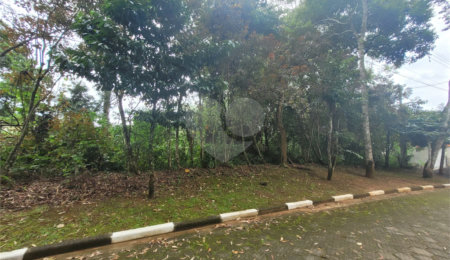 Terreno à venda no condomínio Parque Petrópolis 4 Secção, Mairiporã - SP